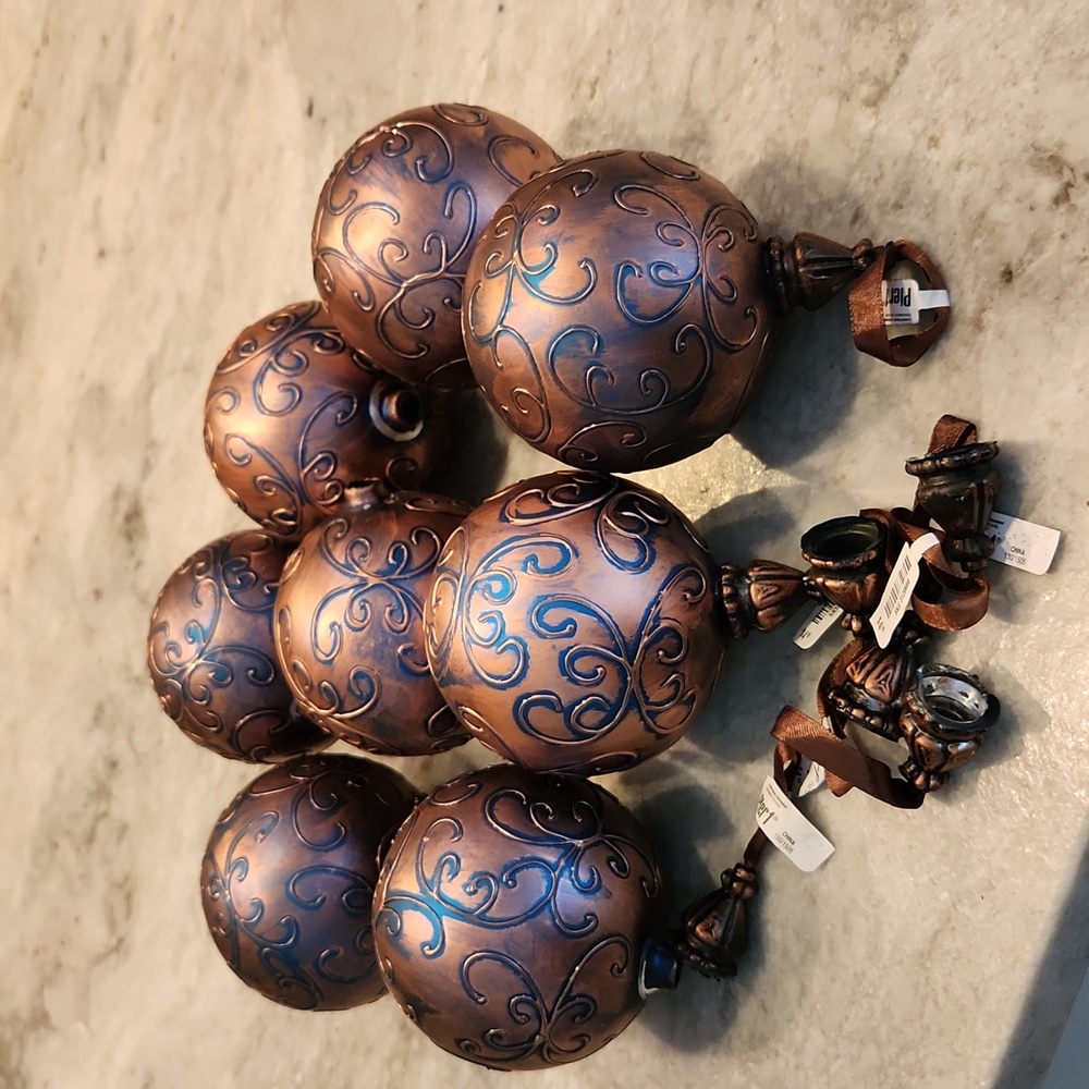Lor of 8 Pier 1 Christmas Ornaments Balls